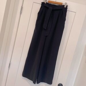 Lululemon noir pant size 6